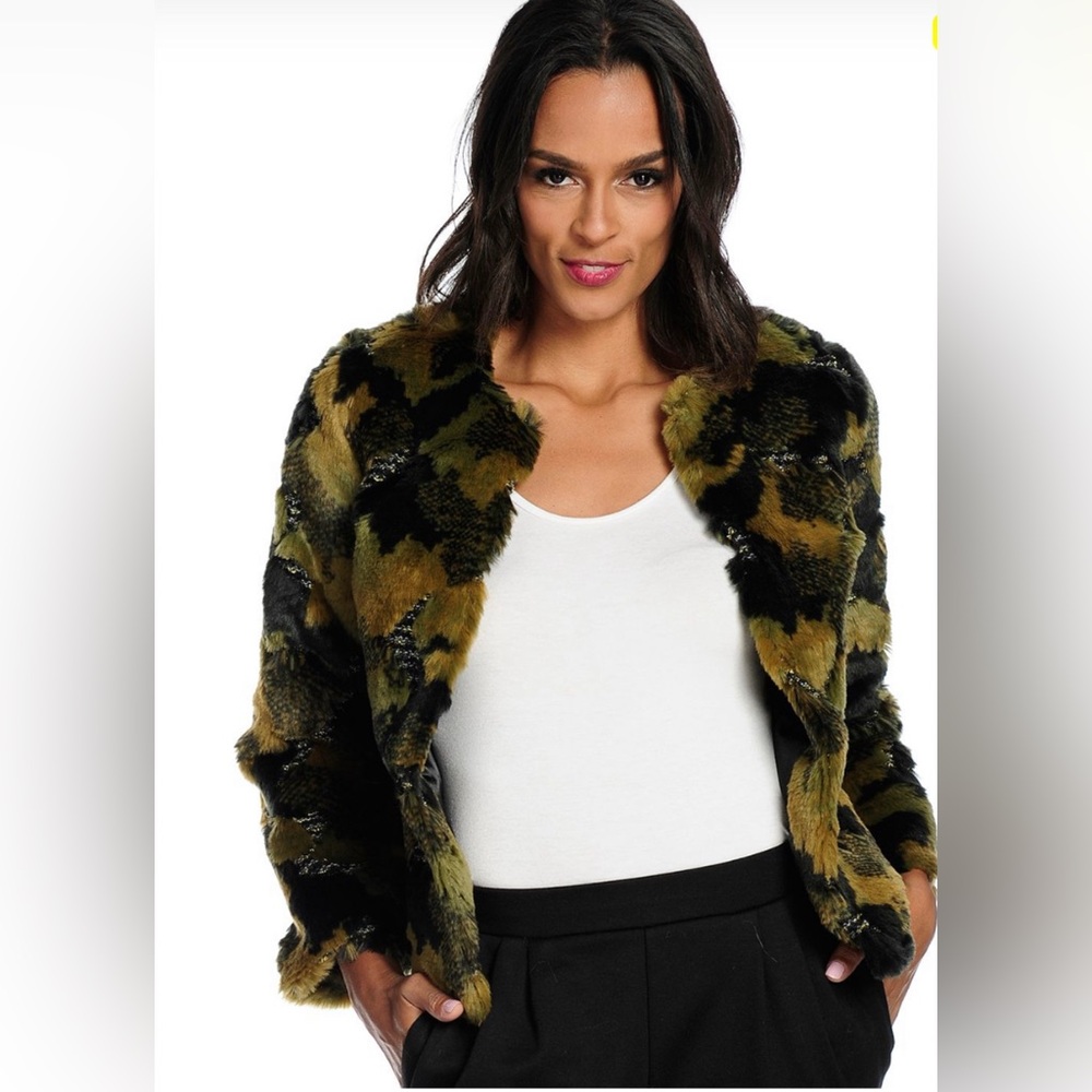 Donna Salyers' Fabulous-Furs Bold Camo Printed
Faux Fur 2-Pocket Coat Size XL